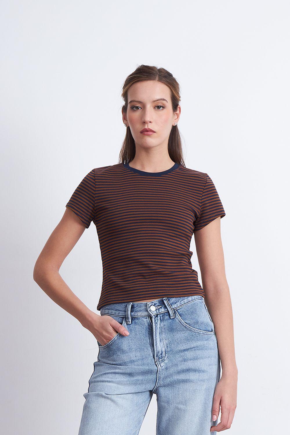 Polera Básica Cuello Redondo Líneas Café Nicopoly-0