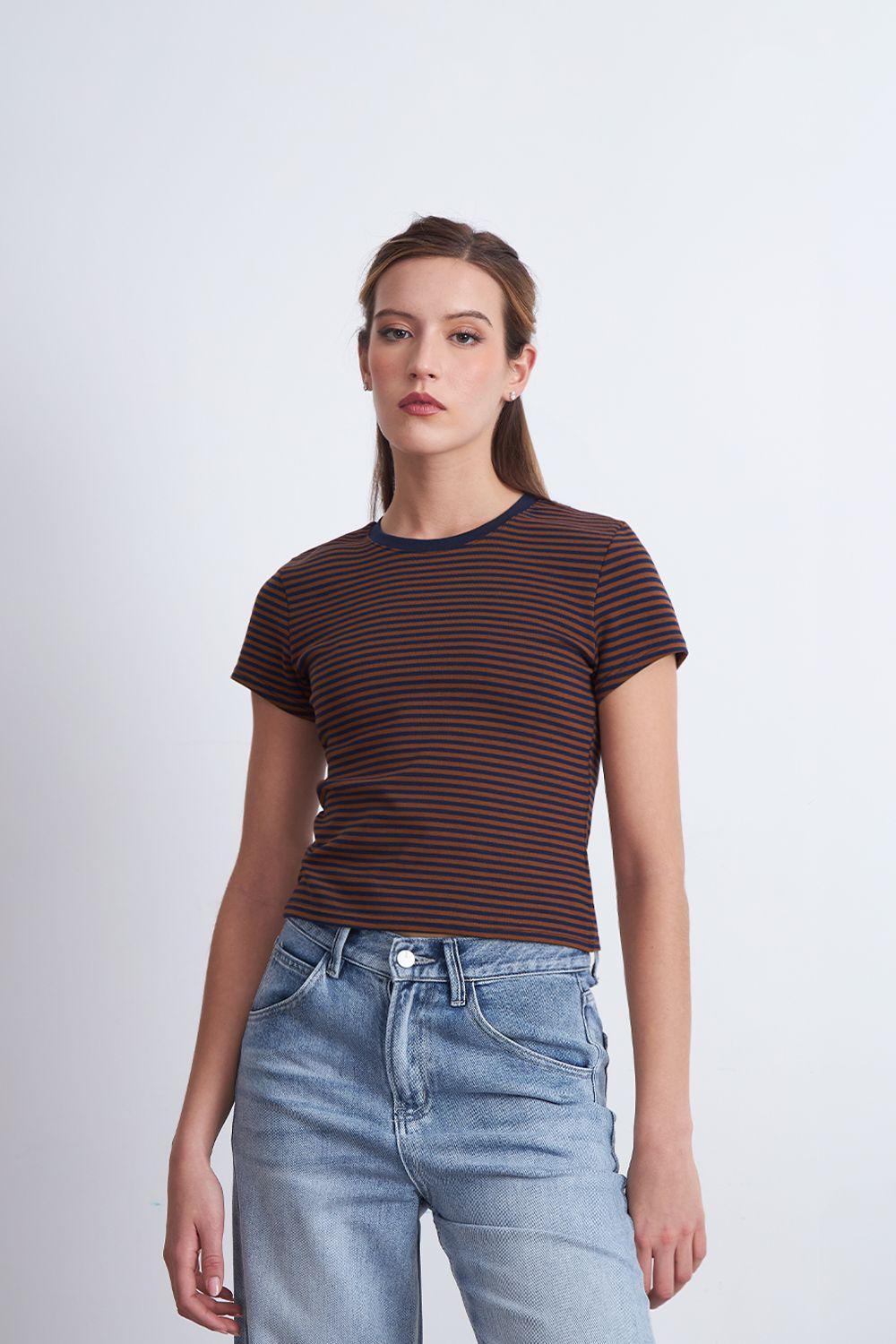 Polera Básica Cuello Redondo Líneas Café Nicopoly-4