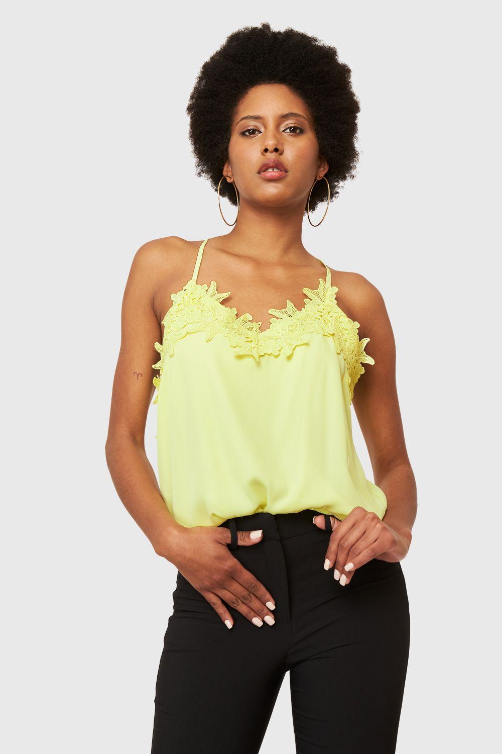 Blusa Escote Flores Amarillo Nicopoly-4