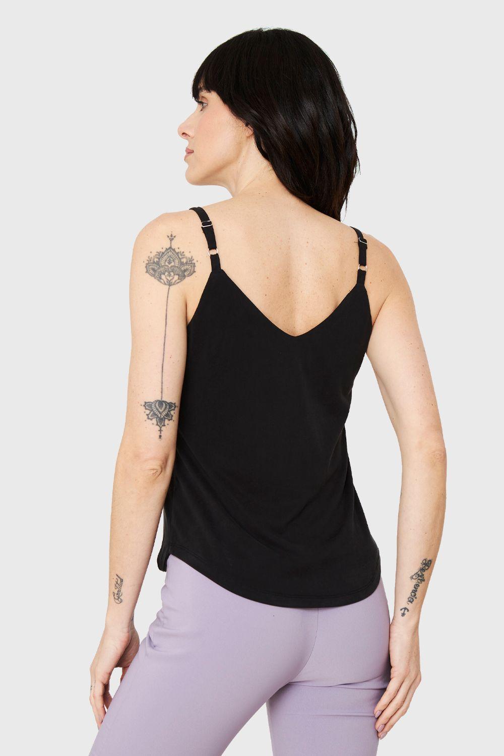 Polera Escote Cruzado Negro Nicopoly-3