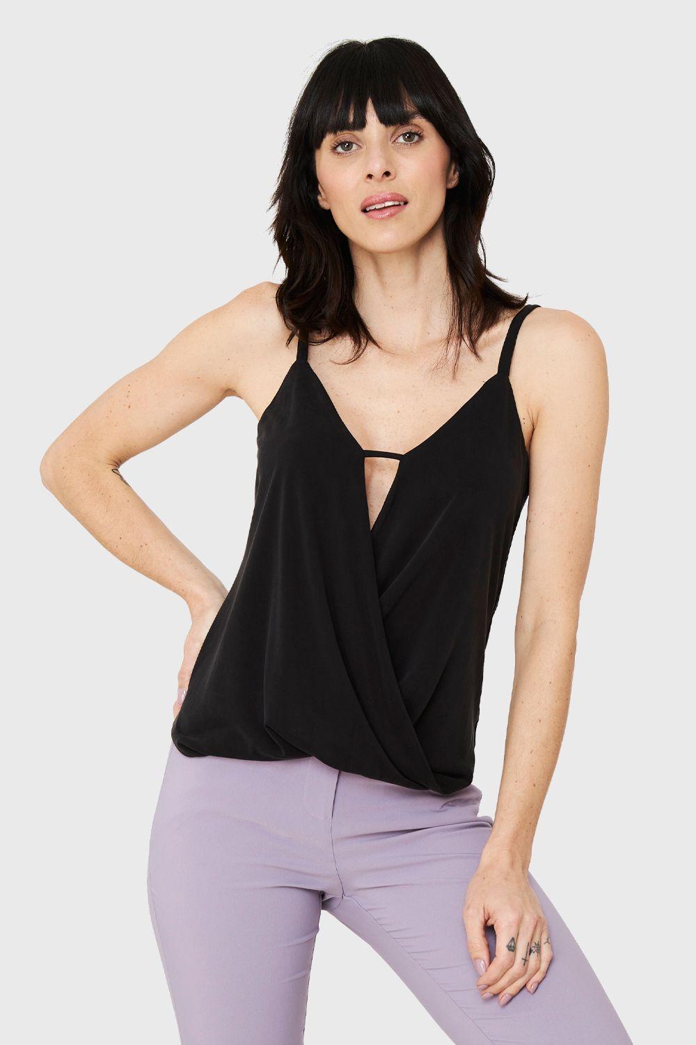 Polera Escote Cruzado Negro Nicopoly-4