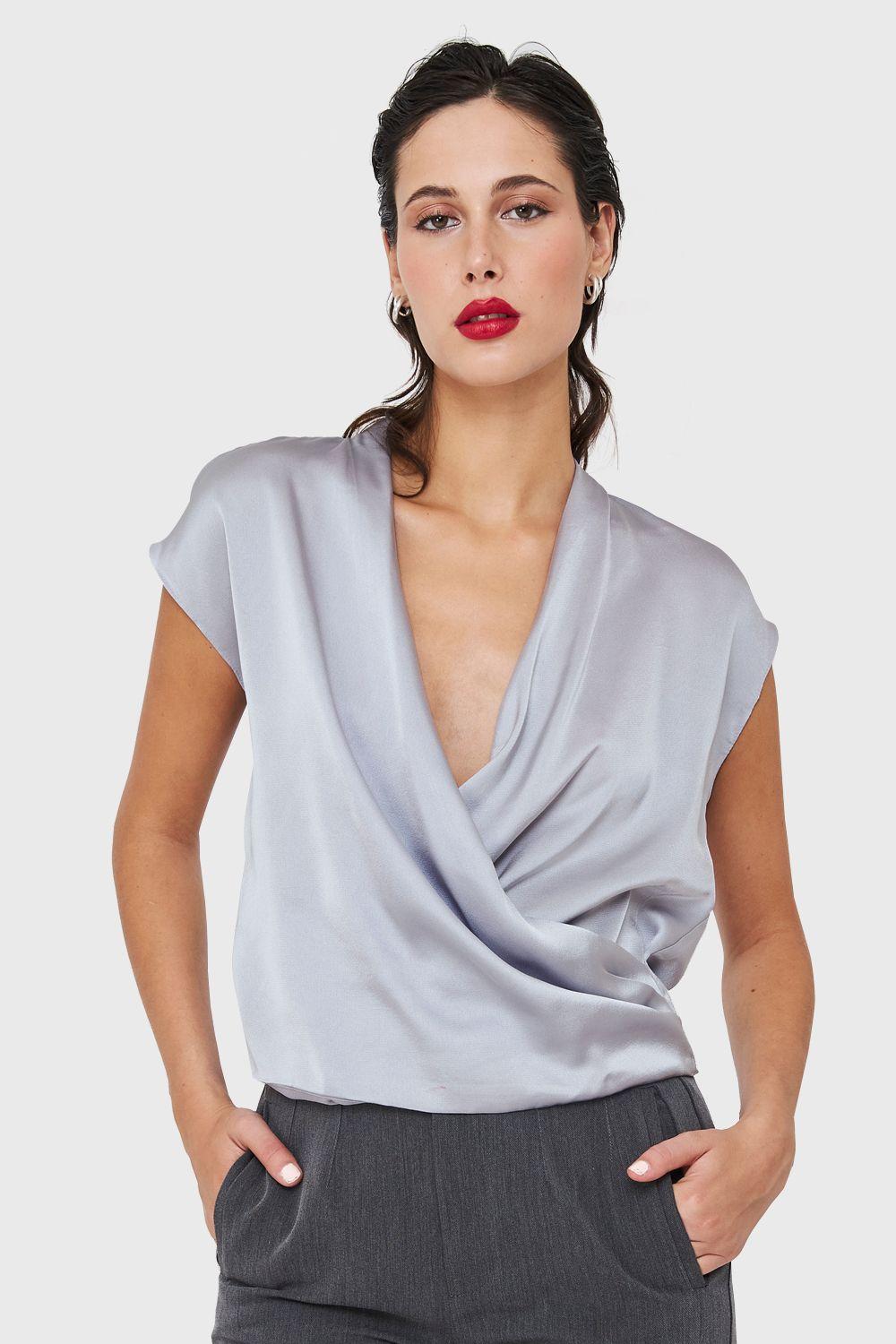 Blusa Efecto Cruzado Tipo Satín Gris Nicopoly-4