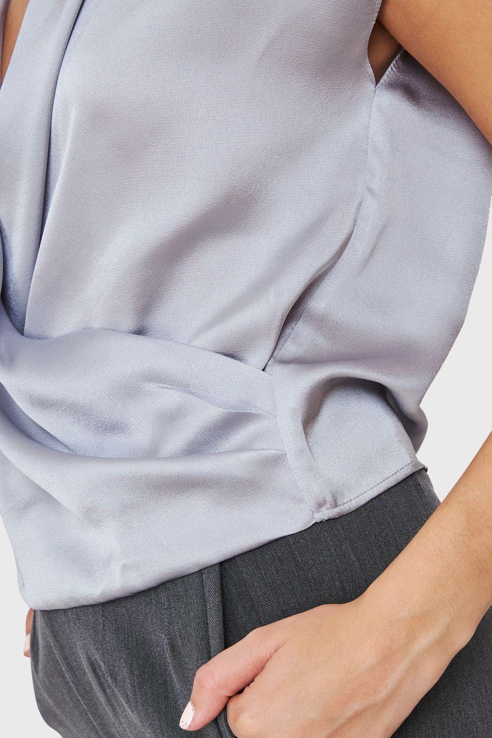 Blusa Efecto Cruzado Tipo Satín Gris Nicopoly-5