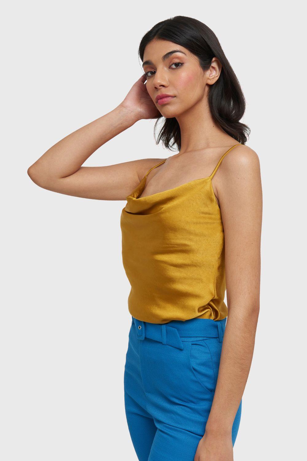 Top Tipo Satín Escote Drapeado Mostaza Nicopoly-2