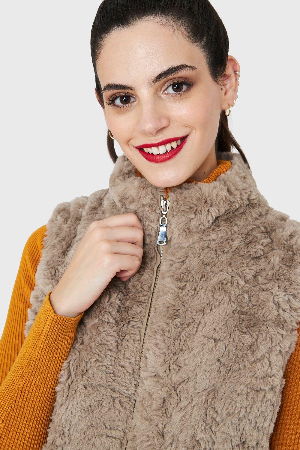 Chaqueta Peluda Sin Mangas Khaki Nicopoly-5