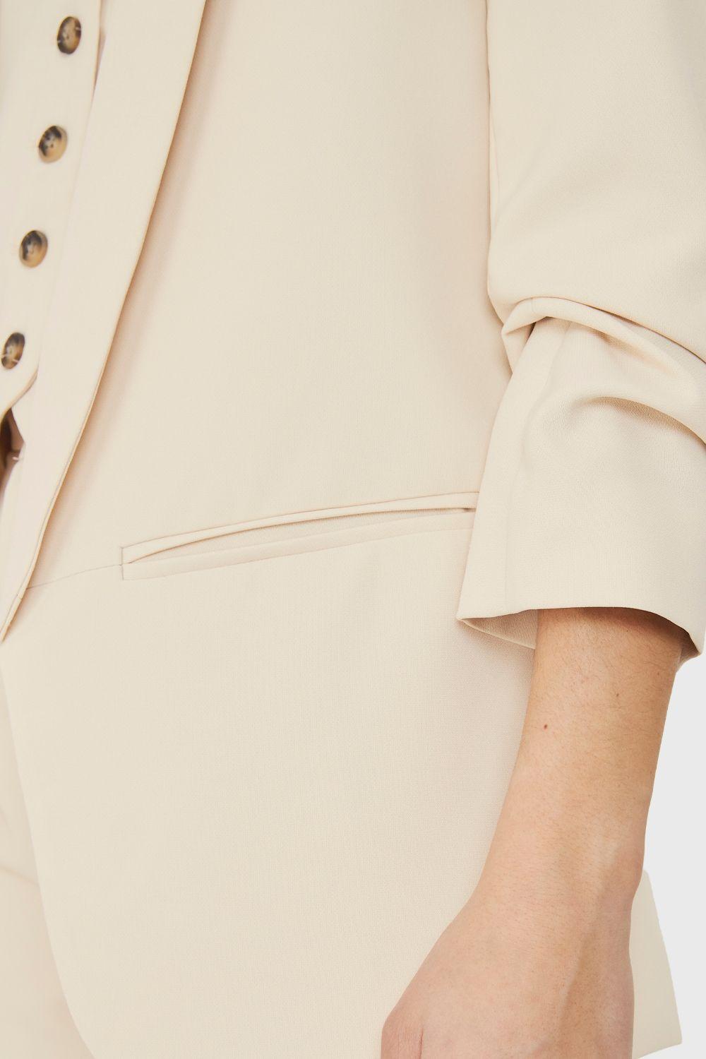 Blazer Manga 3/4 Ajustada Con Pliegues Beige Nicopoly-5