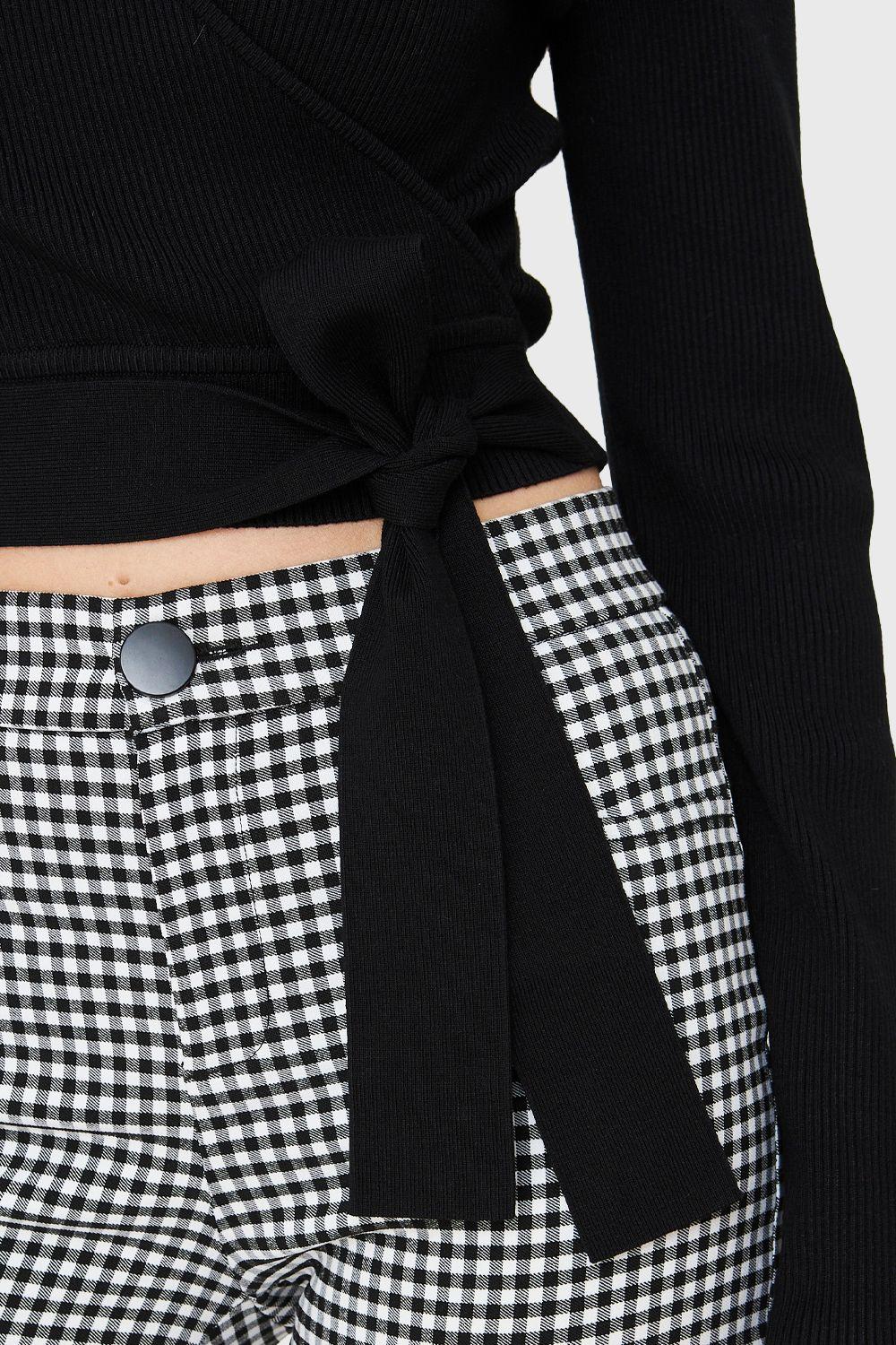 Crop Top Escote Cruzado Manga Larga Negro Nicopoly-5