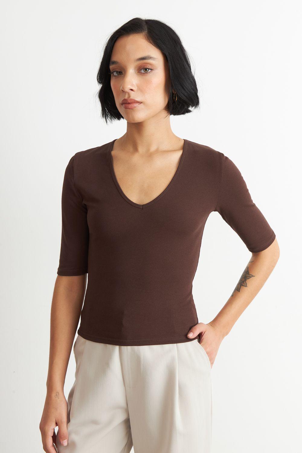 Polera Manga Corta Cuello Tipo U Café Nicopoly-4