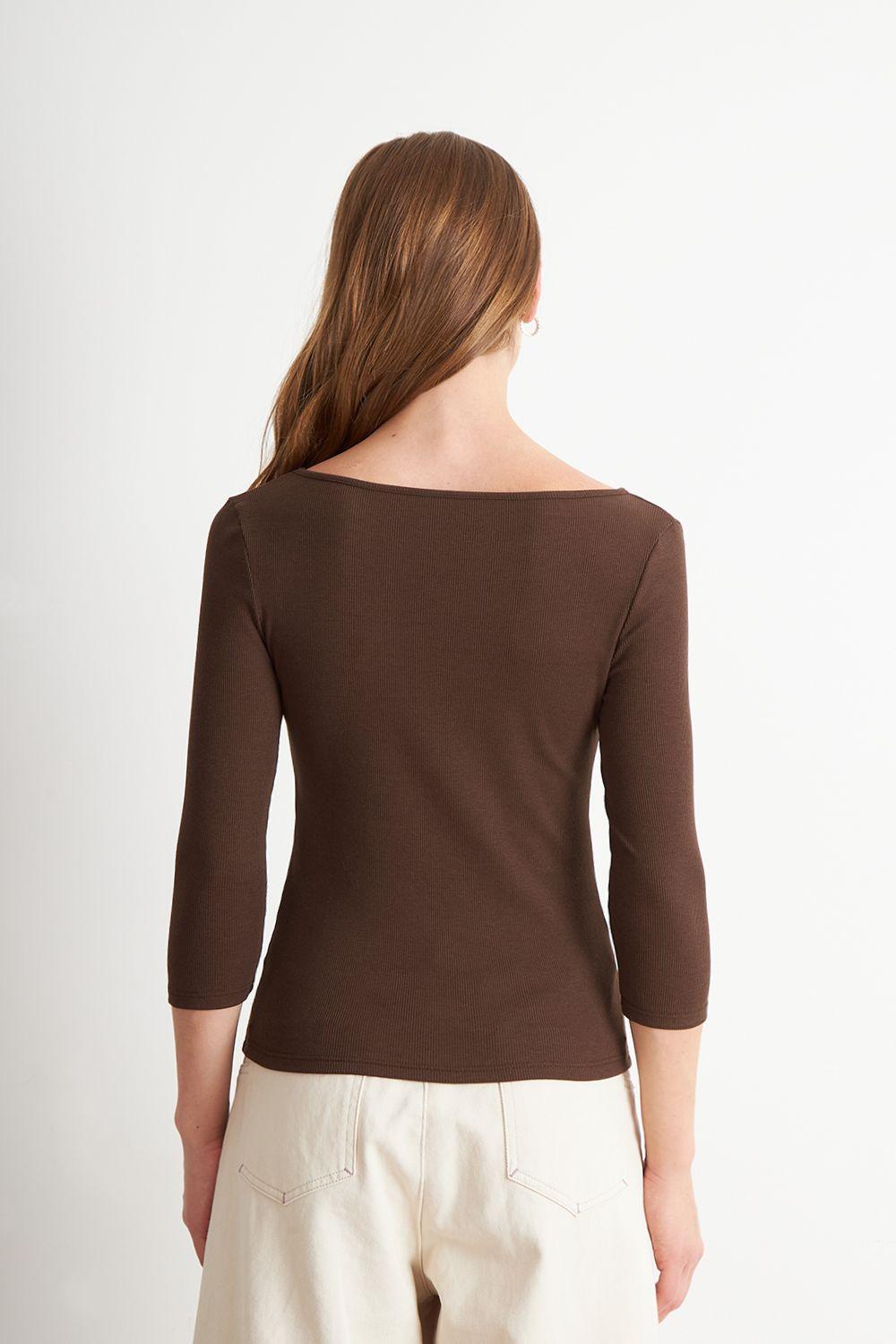 Polera Manga 3/4 Cuello Bote Café Nicopoly-3