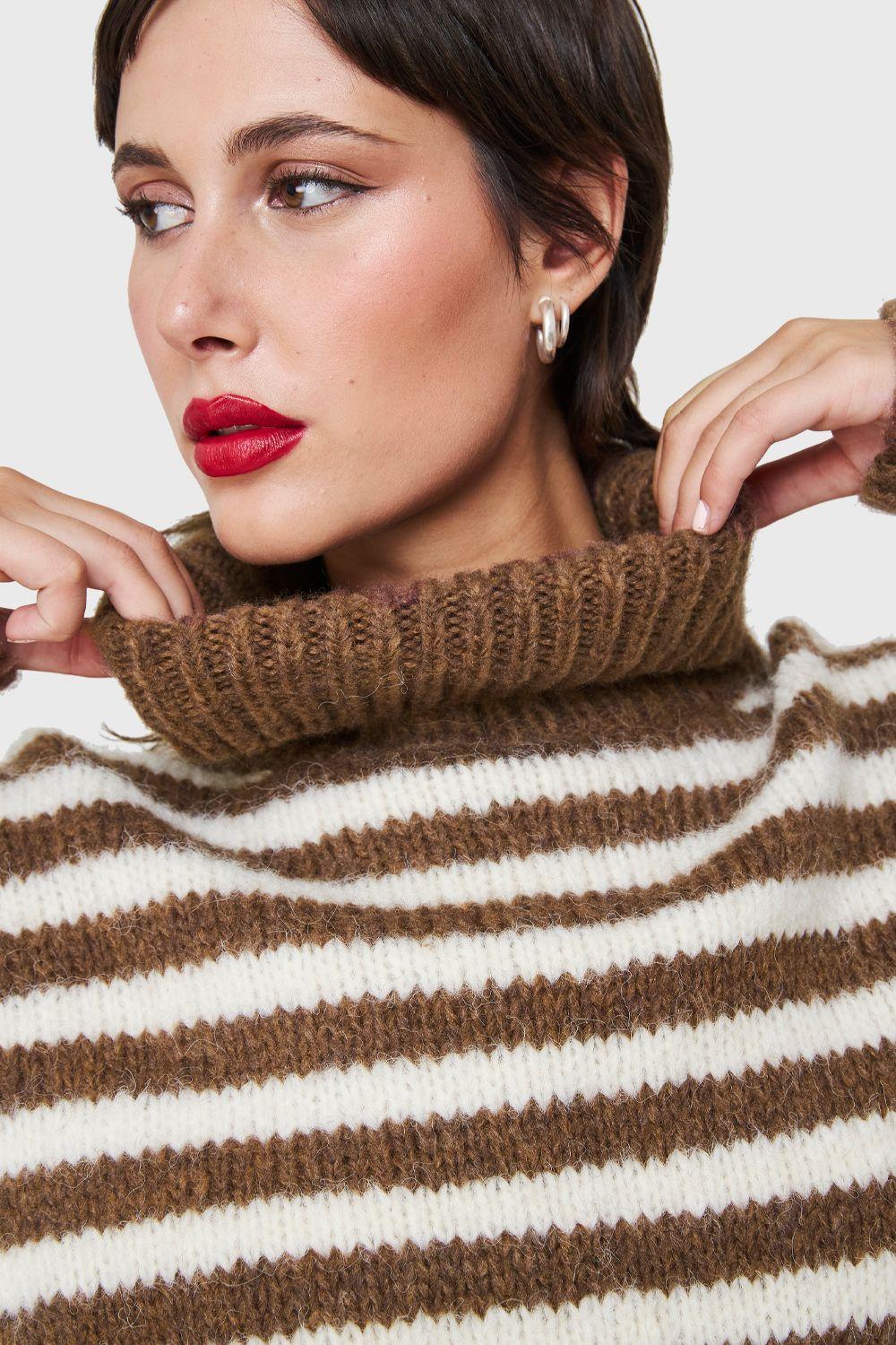 Sweater Holgado Rayado Cuello Alto Café Nicopoly-5