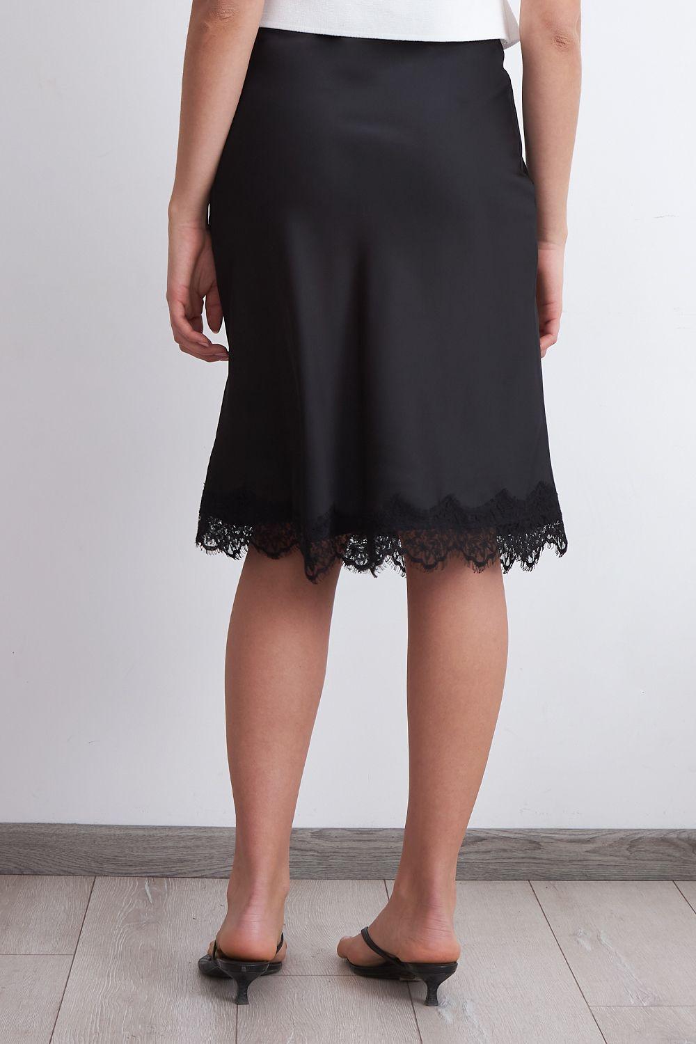 Falda Midi Tipo Satín y Encaje Negro Nicopoly-3