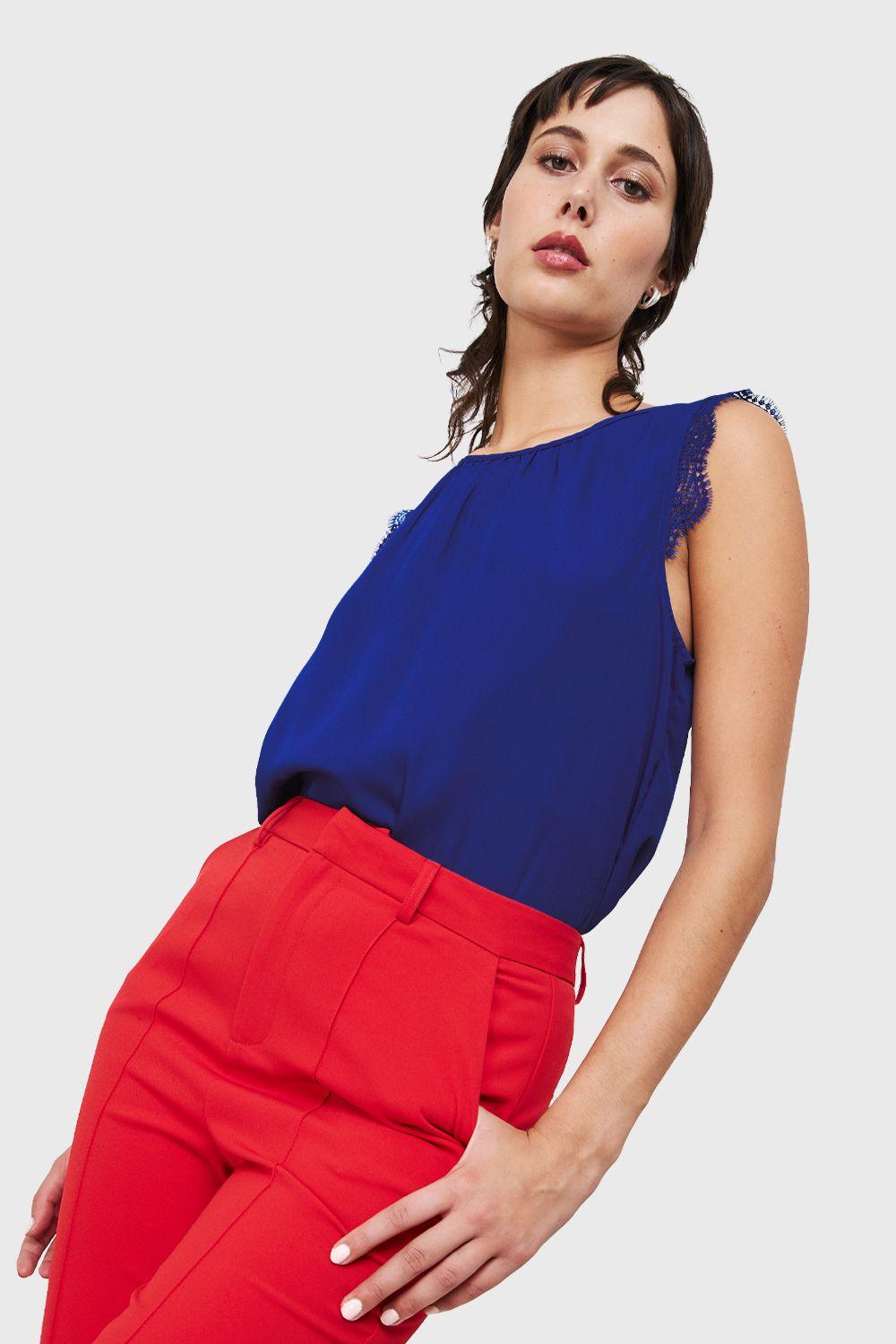 Blusa Encaje Hombros Azul Eléctrico Nicopoly-0