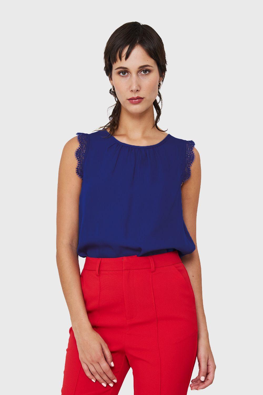 Blusa Encaje Hombros Azul Eléctrico Nicopoly-4