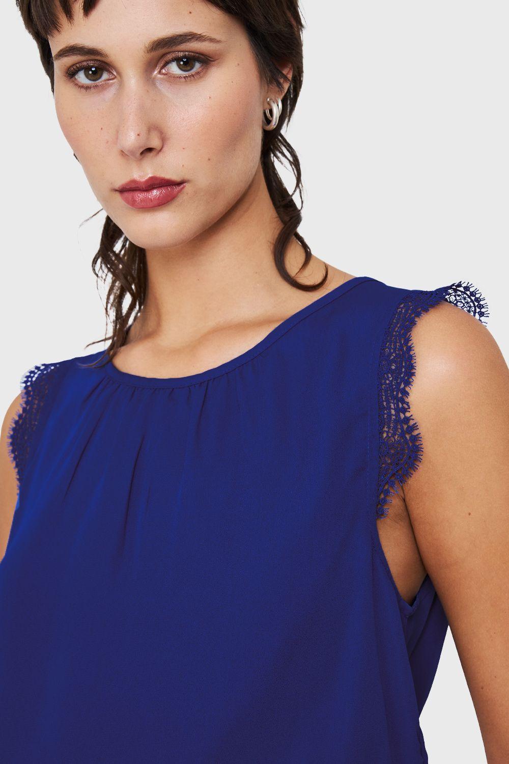 Blusa Encaje Hombros Azul Eléctrico Nicopoly-5