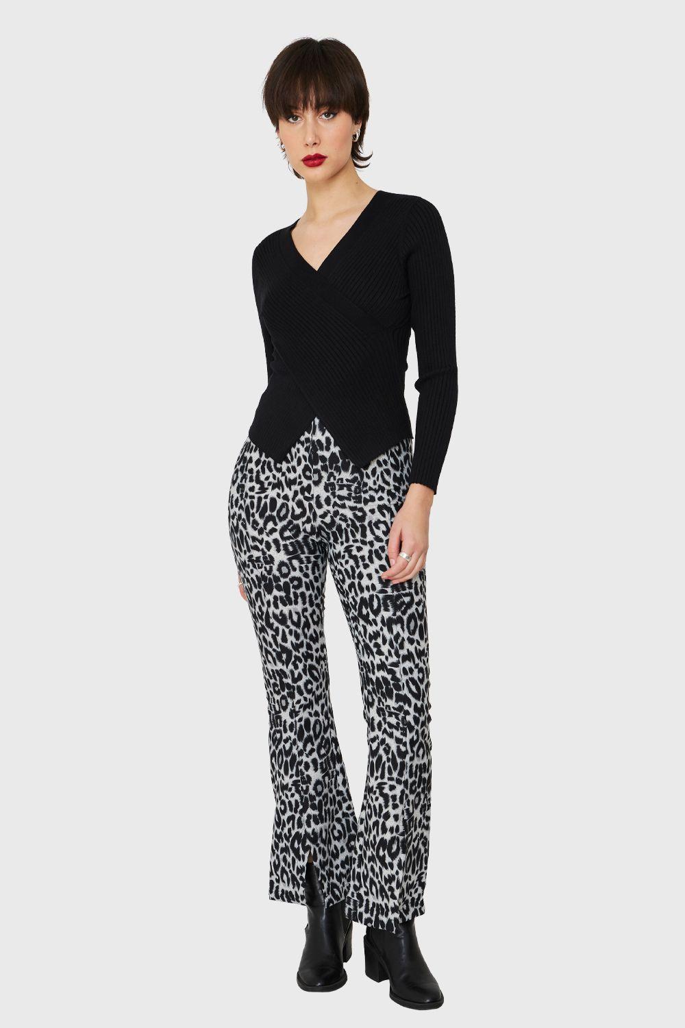 Polera Acanalada Escote Cruzado Negro Nicopoly-1