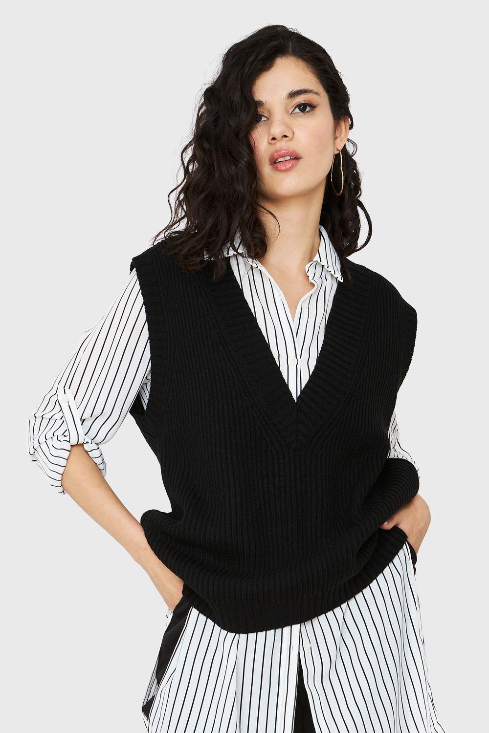 Chaleco Cuello V Oversize Negro Nicopoly-0