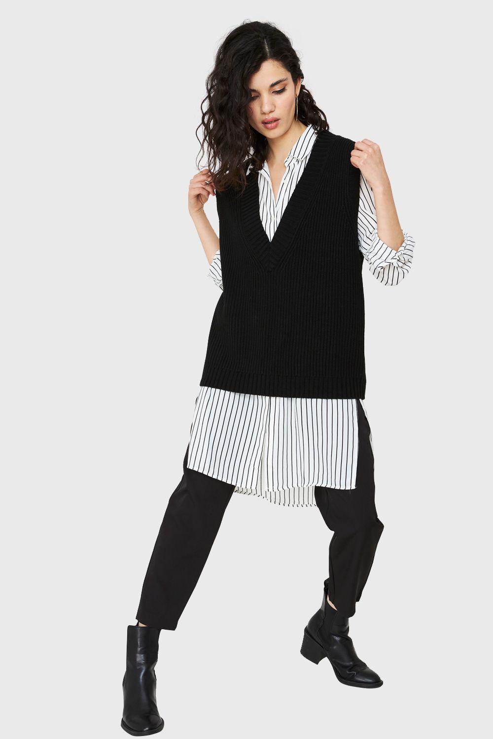 Chaleco Cuello V Oversize Negro Nicopoly-1