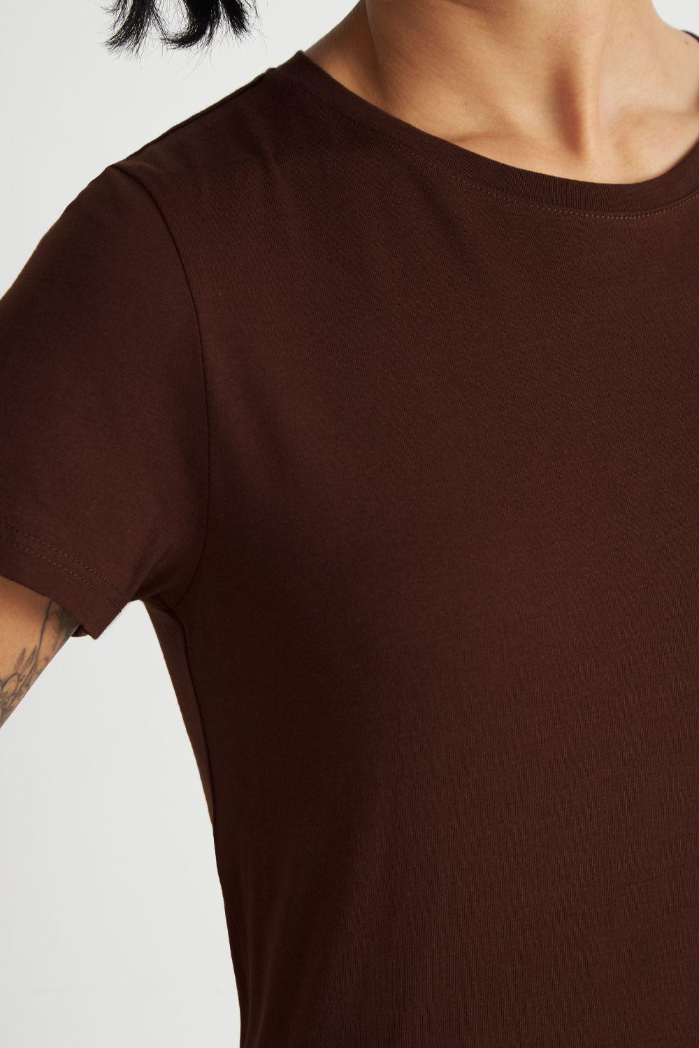 Polera Básica Cuello Redondo Café Nicopoly-5