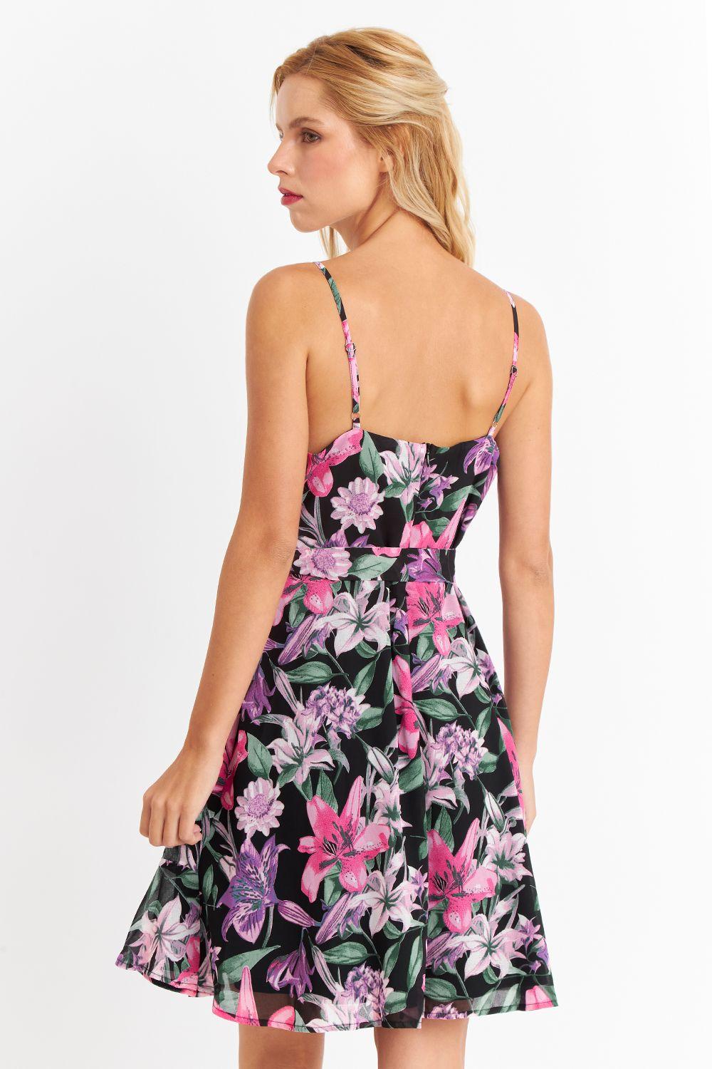 Vestido Corto Floral con Vuelos Cruzados Fucsia Nicopoly-3