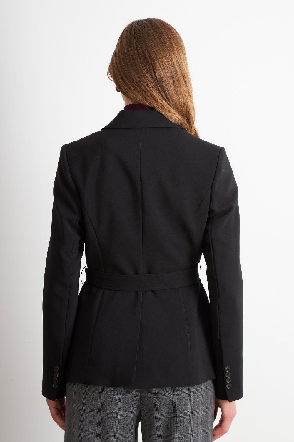 Blazer Cinturón Negro	 Nicopoly-3