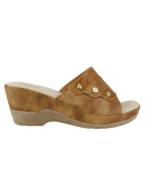 Sandalia New Walk Tachas Camel