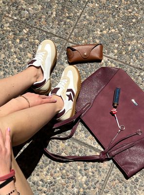 Imagen 2 del producto Zapatilla Agua de Coco Star Crema Burdeo