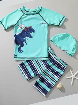 Traje De Baño Polera Manga Corta Pantalón Corto y Gorro 3 piezas para Niños 3 a 9 Años Dino