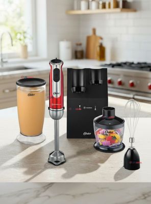 Batidora de inmersión Oster® roja con organizador y accesorios