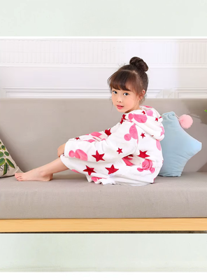 Imagen 2 del producto Bata de Baño Capucha y Bolsillos Niña Polar Estrellas