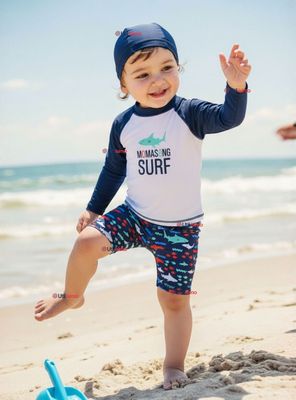 Traje de Baño Con Gorro Pantalón Corto Manga Larga 3 Piezas Corte Split Niño 3 a 9 años Blue Surf