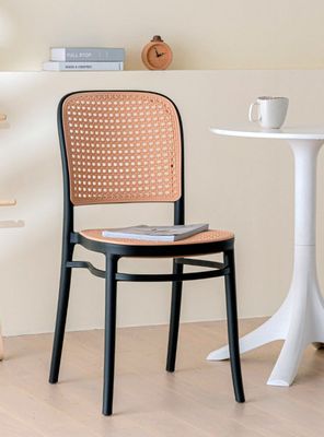 Imagen 2 del producto Silla Terraza Plástica Cairo Negra/Beige