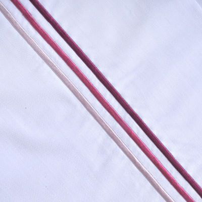 Imagen 2 del producto Sábana Bordada. 144 Hilos Super king Line Rosado