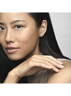 Imagen 2 del producto Aretes de Botón Infinito Reluciente Pandora Plata Esterlina