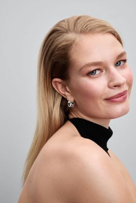 Imagen 2 del producto Aretes de Aro en Plata Pequeños Ondas