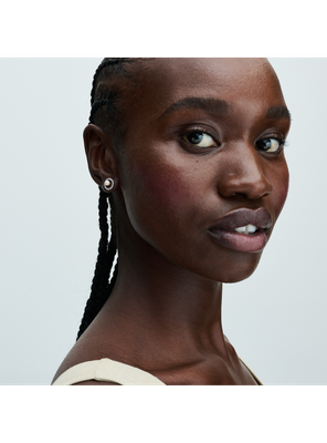 Imagen 2 del producto Aretes Botón Perla Cultivada de Agua Dulce y Halo en Pavé