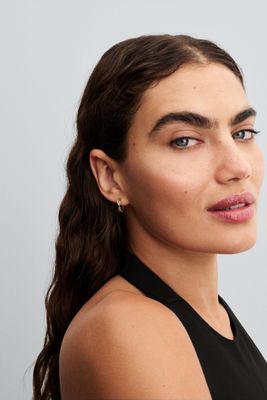 Imagen 2 del producto Aretes de Aro Abiertos en Dos Tonos de Forma Orgánica