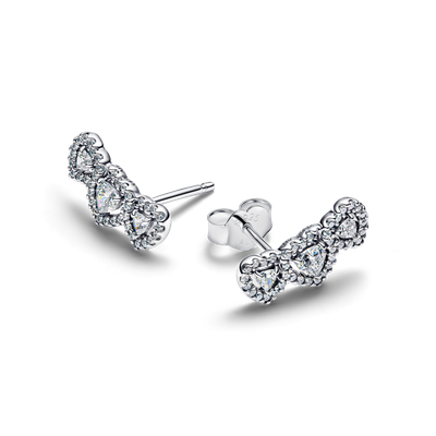 Imagen 2 del producto Aretes de Botón Trilogía de Corazones con Halo