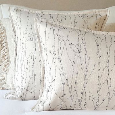 Imagen 2 del producto FUNDA COJÍN MARISA BROTES Y MARIPOSAS 50X30