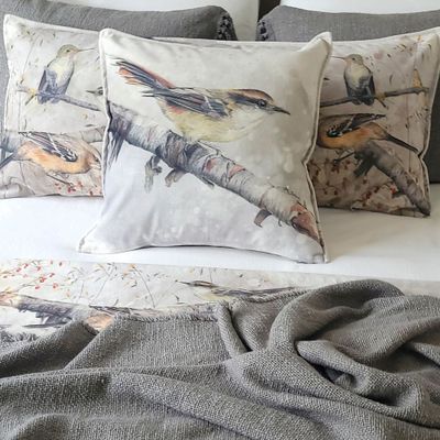 Imagen 2 del producto FUNDA COJÍN VELVET RAYADITO 45X45