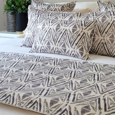 Imagen 2 del producto PIECERA MARISA ROMBOS TRIBALES 140 X 70