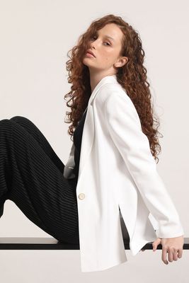 Imagen 2 del producto Blazer con abertura Liola mujer crudo