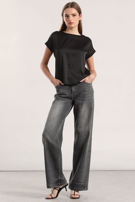 Imagen 2 del producto Polera básica satin Liola mujer negro