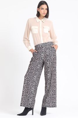 Imagen 2 del producto Blusa Gasa, Aplicación Satin, Beige Liola