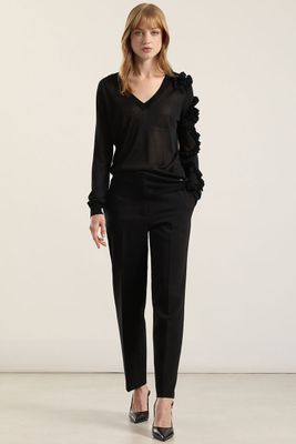 Imagen 2 del producto Jersey punto semitrasparente, volados, negro Liola