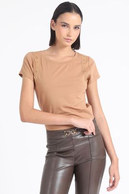 Polera Aplicación Ojetillos, Camel Liola