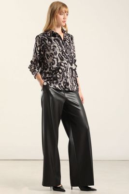 Imagen 2 del producto Blusa Satin Estampado, Negro Liola