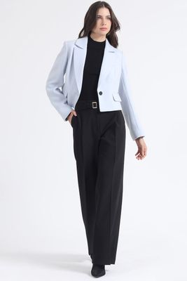 Imagen 2 del producto Chaqueta Crop, Boton Contratono, Muflon Celeste Liola