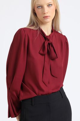 Blusa Con Lazada En Cuello, Burdeo Liola