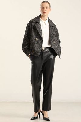 Imagen 2 del producto Chaqueta bomber fantasía espiga, negro  Liola