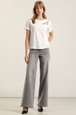 Imagen 2 del producto Polera aplicacion flor joya, crudo Liola